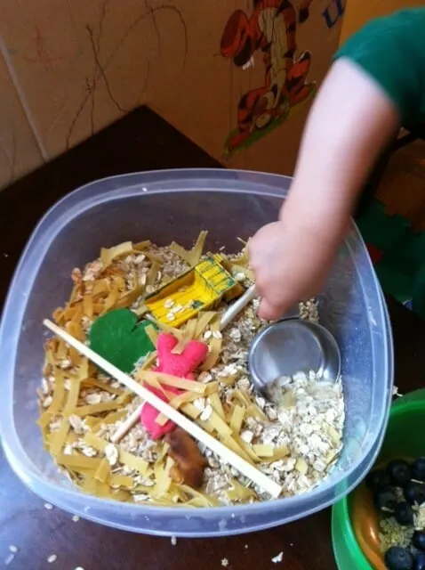 oats-and-egg-noodles-sensory-tub