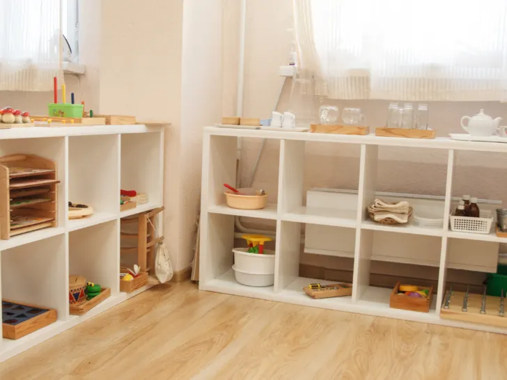 Montessori-Shelves