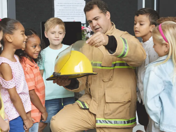 a-firefighter-teaching-kids-about-fire-safety